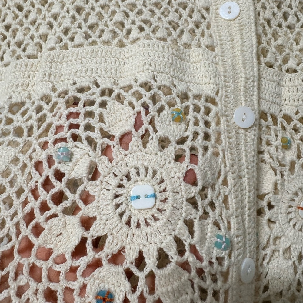 NorthStyle Cream‎ Crochet Open Knit Coastal Boho Cardigan Scalloped Edges Beaded - Picture 3 of 16